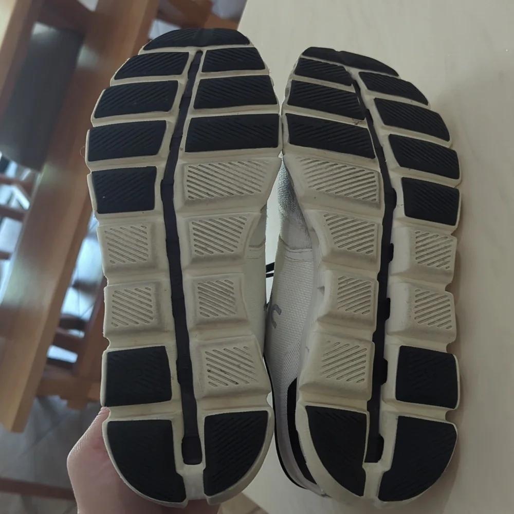 On Cloud X Running Shoes, Size 11 - Picture 5 of 7